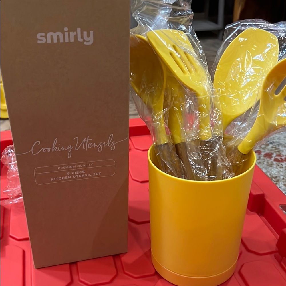 Smirly Yellow Kitchen Utensil Set